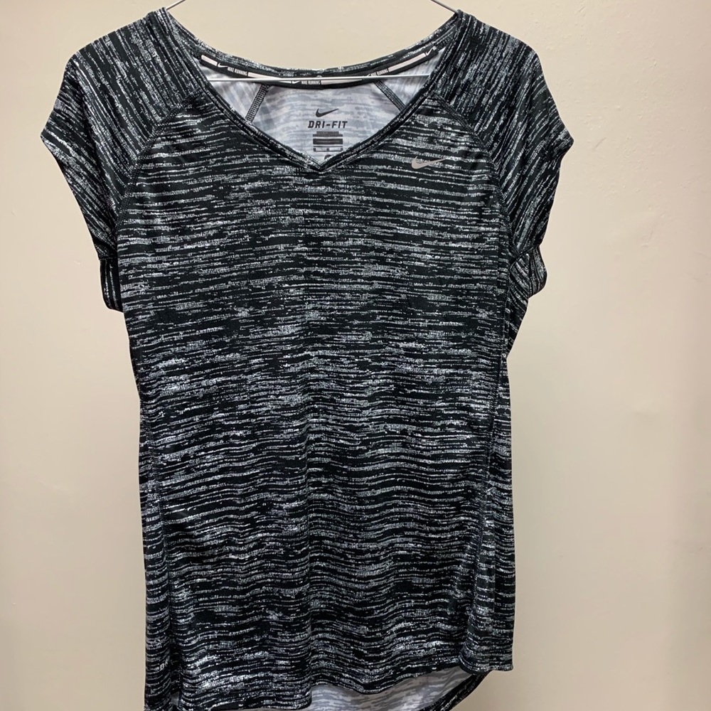 WILL ACCEPT MOST OFFERS
Nike workout top